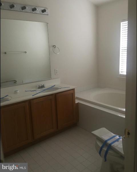 605 Trout Run Court Odenton, MD 21113 - Photo 9 of 14 Bath (Master)