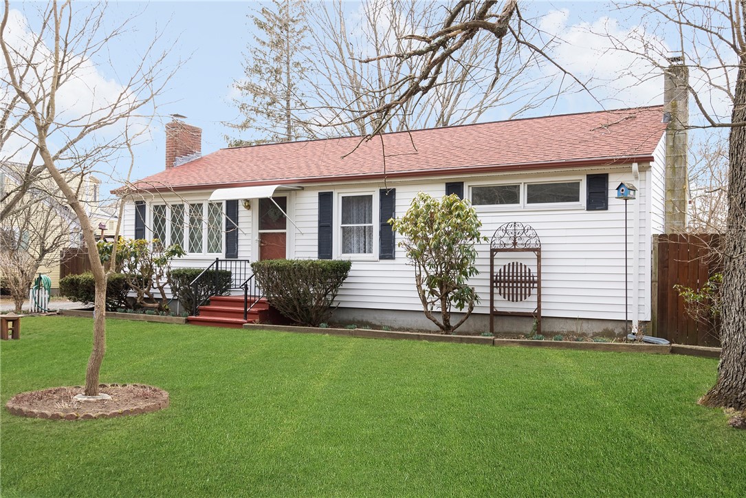315 Potowomut Road Warwick, RI 02818 - Photo 2 of 25