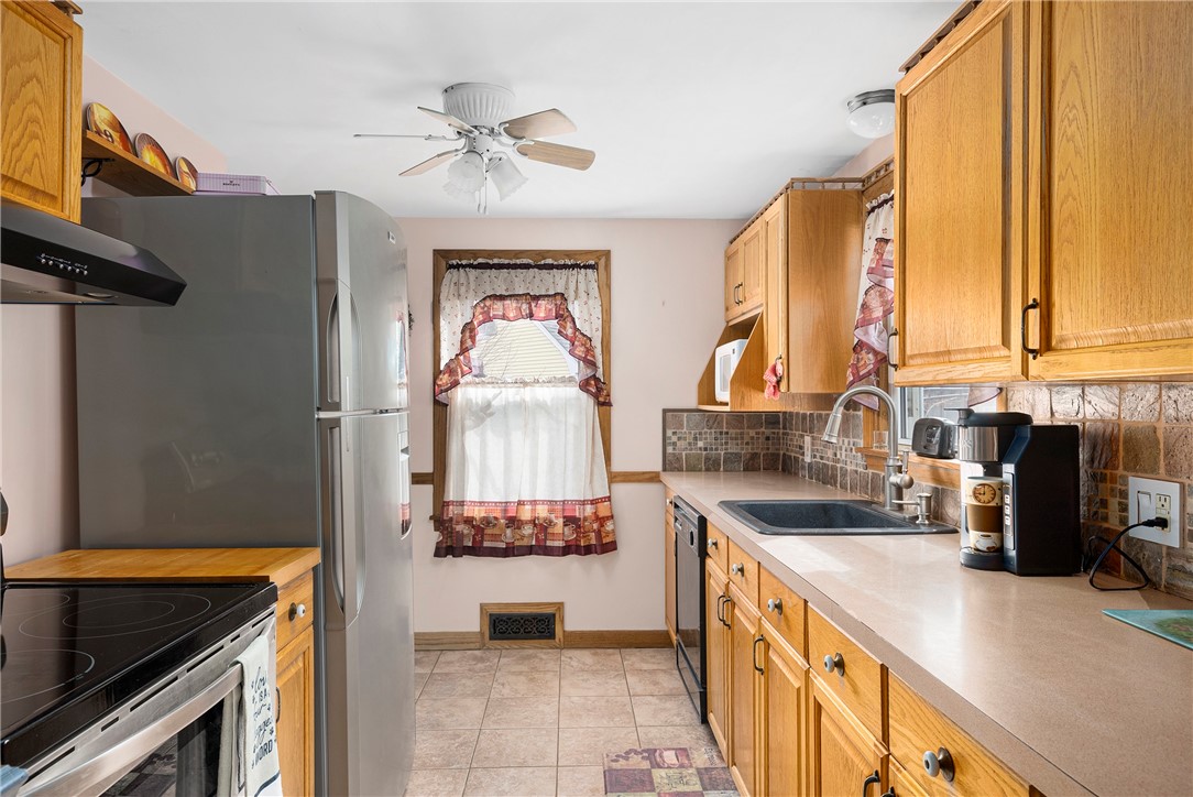 315 Potowomut Road Warwick, RI 02818 - Photo 8 of 25