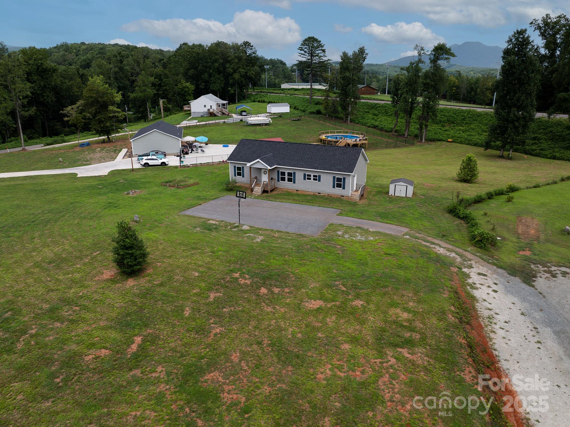 3107 Yancey Road Marion, NC 28752 - Photo 3 of 35 Gallery Image 3