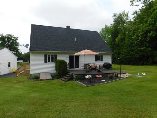 $385,000 | 435 Canaan Road, Skowhegan, ME 04976