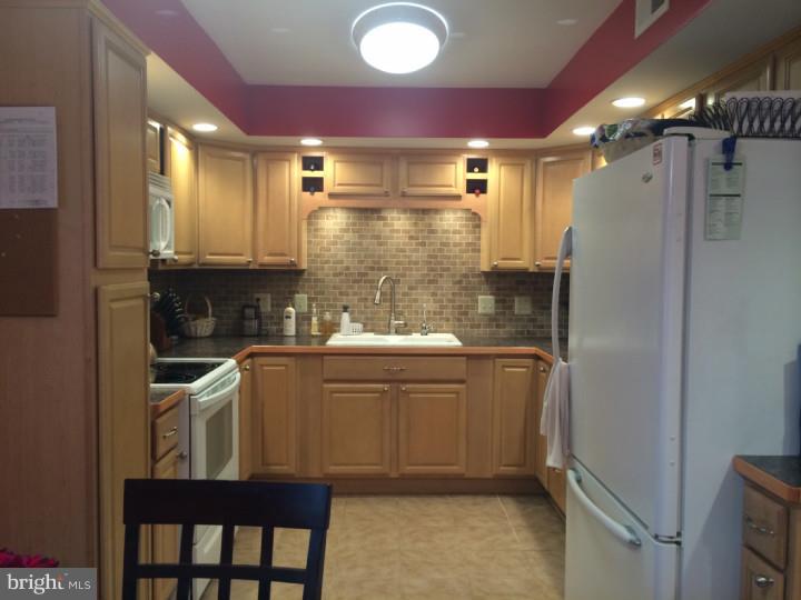 91 Quaker Hill Road Levittown, PA 19057 - Photo 11 of 25 Gallery Image 11