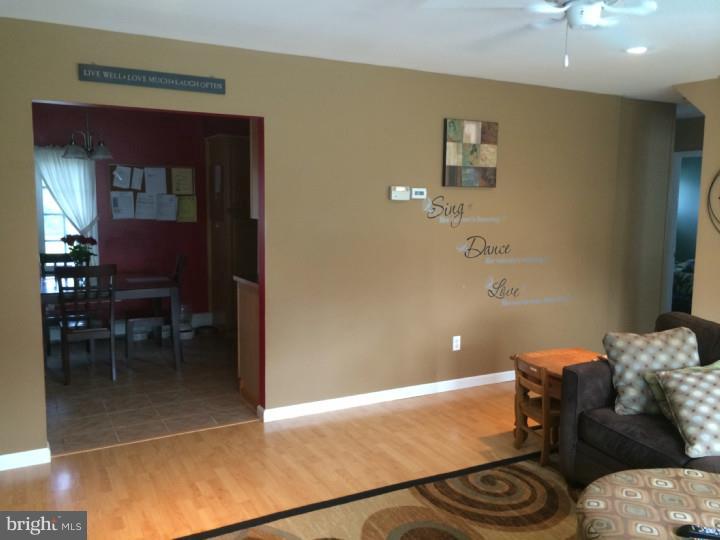 91 Quaker Hill Road Levittown, PA 19057 - Photo 13 of 25 Gallery Image 13