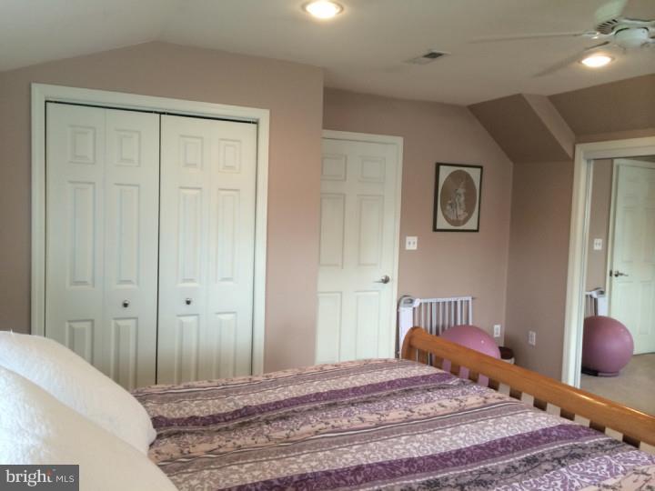 91 Quaker Hill Road Levittown, PA 19057 - Photo 17 of 25 Bedroom