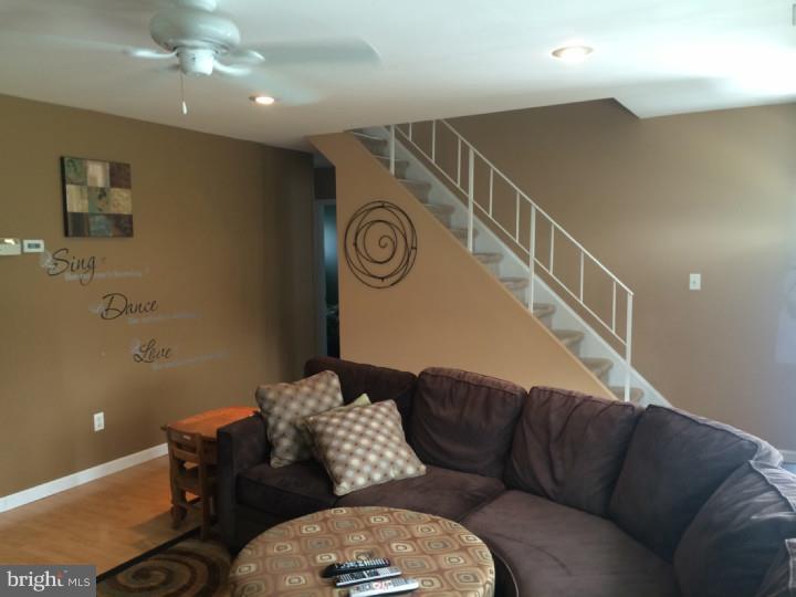 91 Quaker Hill Road Levittown, PA 19057 - Photo 21 of 25 Living Room