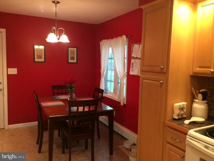 91 Quaker Hill Road Levittown, PA 19057 - Photo 4 of 25 Kitchen