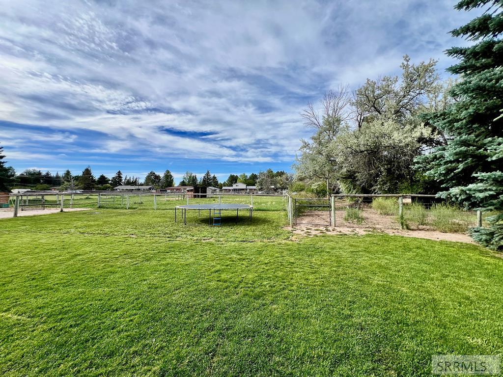 3785 East Wanda Ammon, ID 83406 - Photo 18 of 83