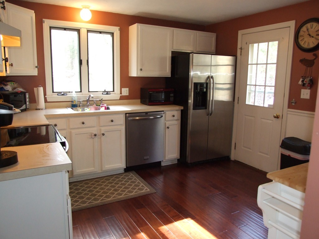 236 Thompson Street Halifax, MA 02338 - Photo 7 of 22