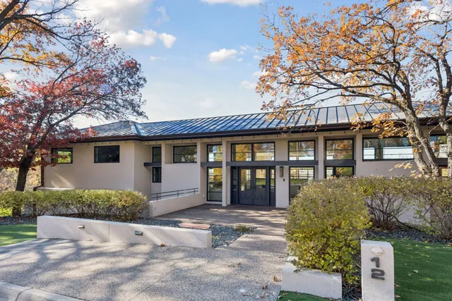 $1,995,000 | 12 Overholt Pass, Edina, MN 55439