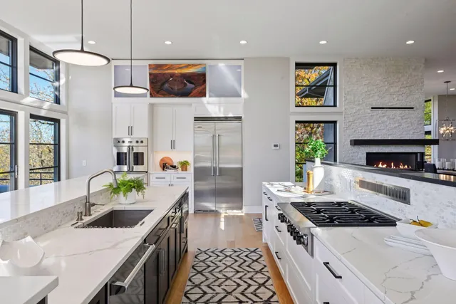 $1,995,000 | 12 Overholt Pass, Edina, MN 55439