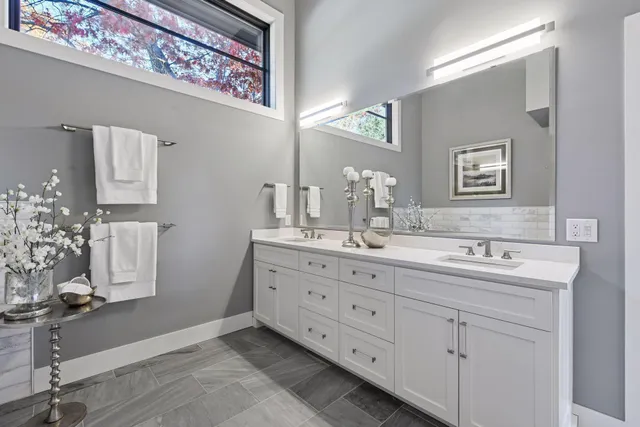 $1,995,000 | 12 Overholt Pass, Edina, MN 55439