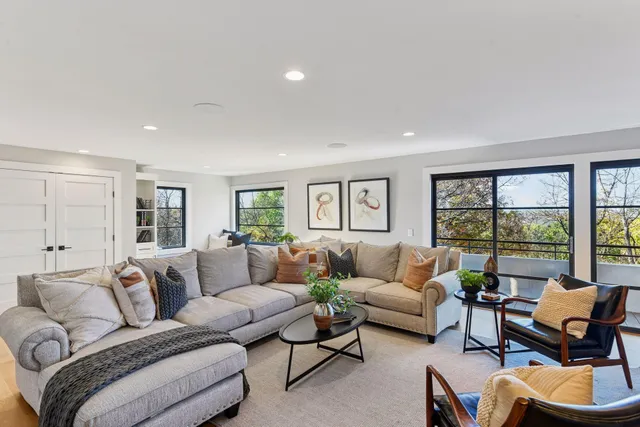 $1,995,000 | 12 Overholt Pass, Edina, MN 55439