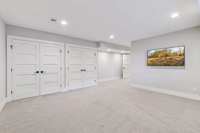 $1,995,000 | 12 Overholt Pass, Edina, MN 55439