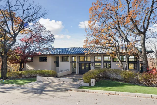 $1,995,000 | 12 Overholt Pass, Edina, MN 55439