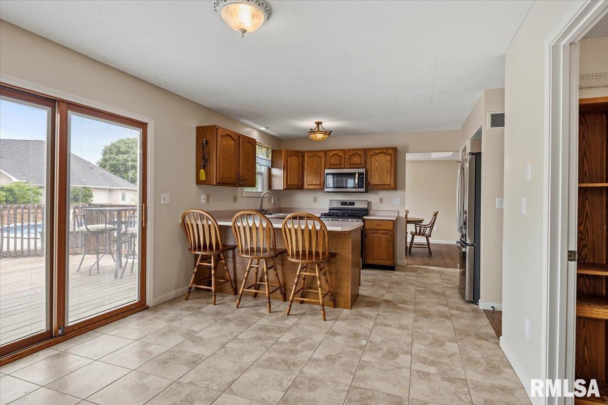 405 Eagle Ridge Drive Chatham, IL 62629 - Photo 16 of 54