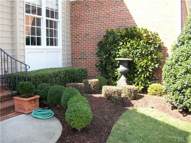 7318 Fontana Ridge Lane Raleigh, NC 27613 - Photo 2 of 23 The grounds are very well maintained... irrigation, plantings, pruning ... all taken care of by the HOA. The HOA is not some company that subcontracts it out but are actively involved and have made sure the companies they hire do it right.