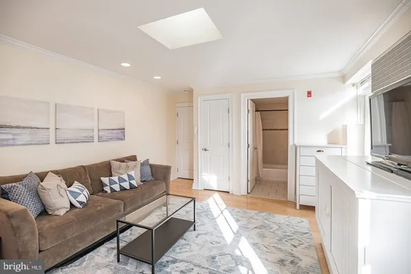 $1,600 | 1716 Pine Street, Unit 5/3R, Philadelphia, PA 19103