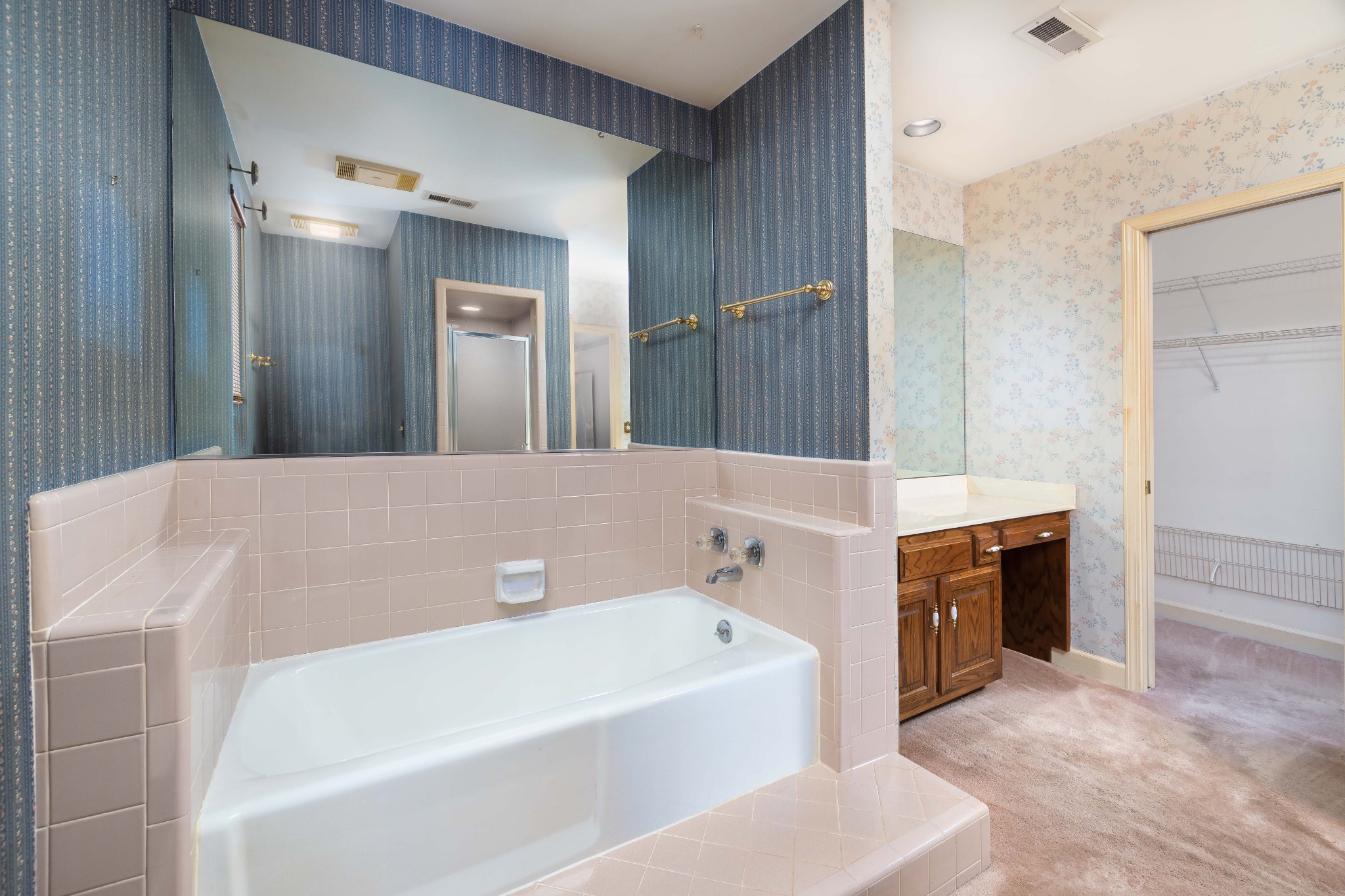 522 General George Patton Road Nashville, TN 37221 - Photo 16 of 27 a bathroom with a bathtub and a sink