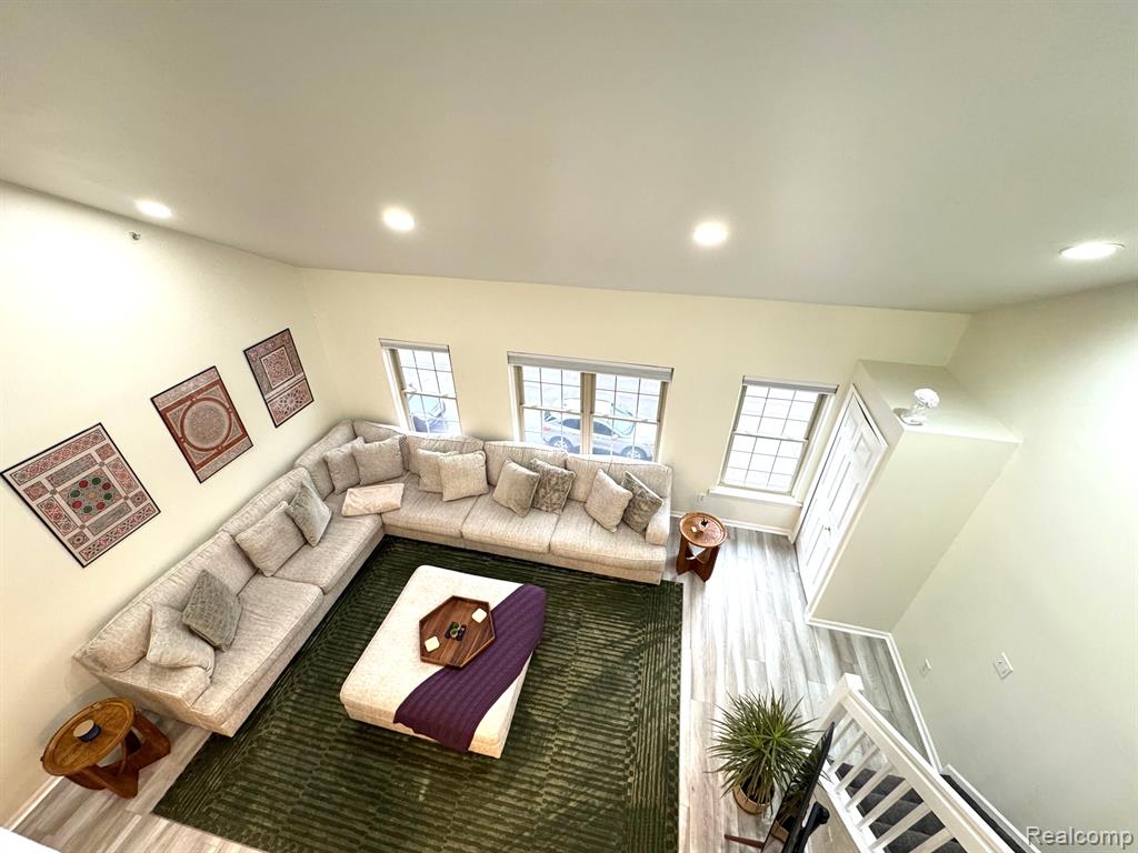 4248 Schaefer Road Dearborn, MI 48126 - Photo 7 of 21