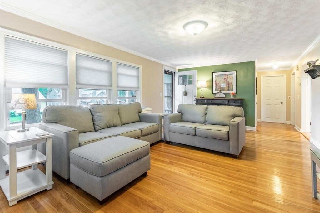 21 Woodbriar Road Wakefield, MA 01880 - Photo 14 of 32 Gallery Image 14