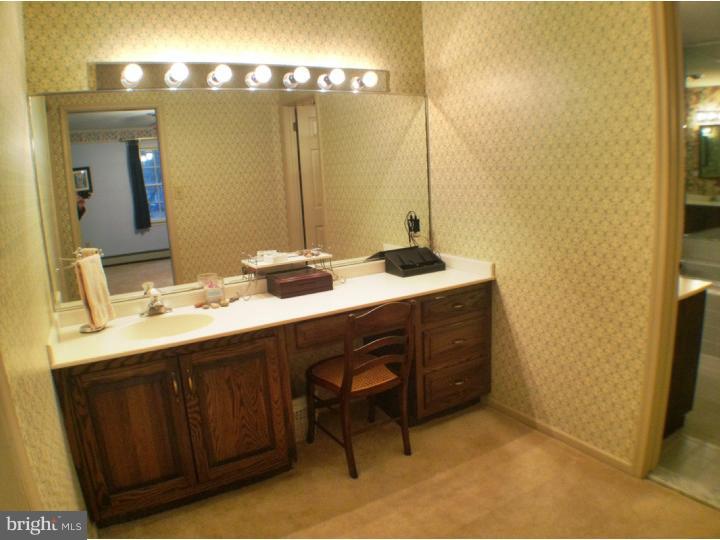 960 Camelot Road Furlong, PA 18925 - Photo 11 of 24