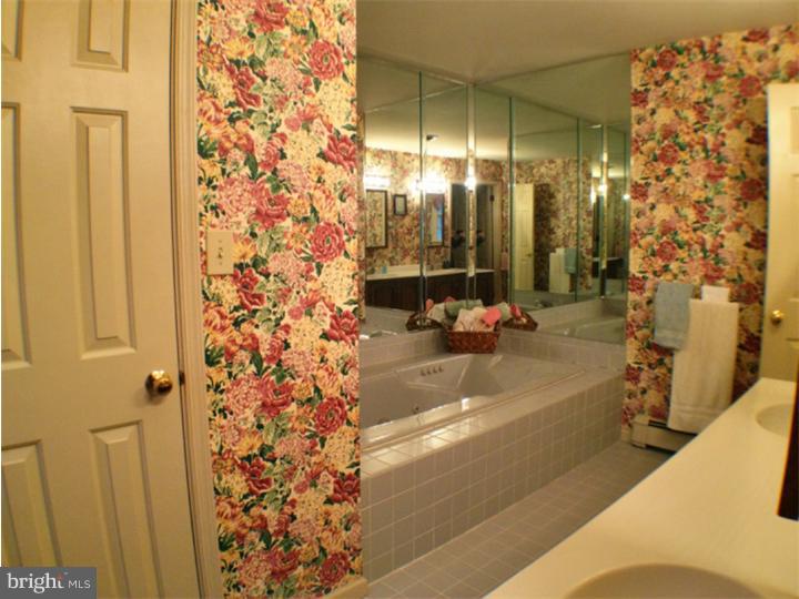 960 Camelot Road Furlong, PA 18925 - Photo 12 of 24
