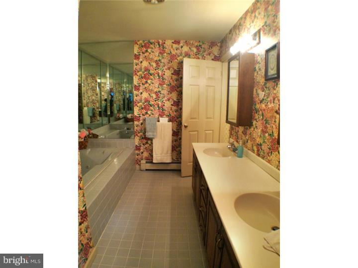 960 Camelot Road Furlong, PA 18925 - Photo 13 of 24
