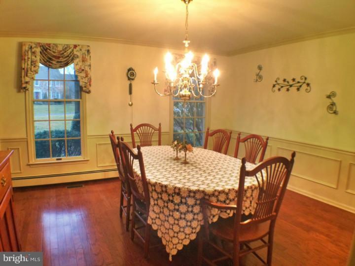 960 Camelot Road Furlong, PA 18925 - Photo 9 of 24 Dining Room
