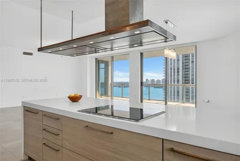 $960,000 | 17301 Biscayne Boulevard, Unit 1401, North Miami Beach, FL 33160