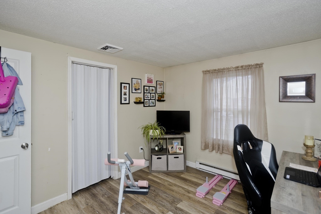 93 Pendleton Avenue Springfield, MA 01109 - Photo 19 of 32 Gallery Image 19