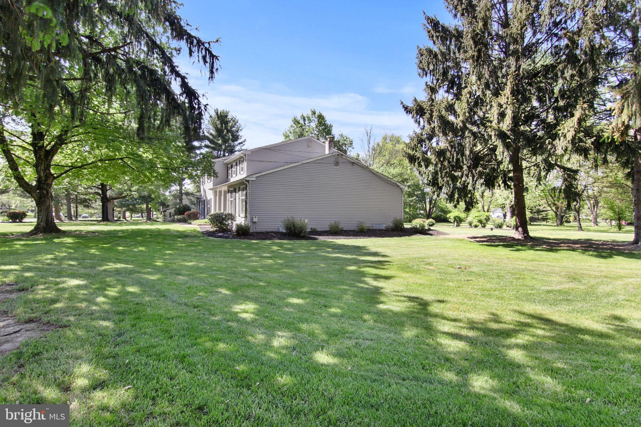 22 Squirrel Road Doylestown, PA 18901 - Photo 4 of 49
