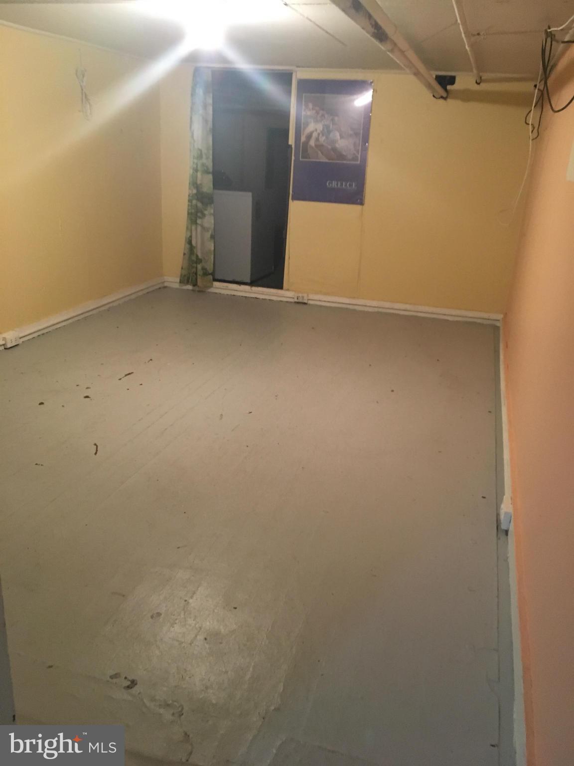 3615 Keswick Road Baltimore, MD 21211 - Photo 13 of 20 a view of an empty room
