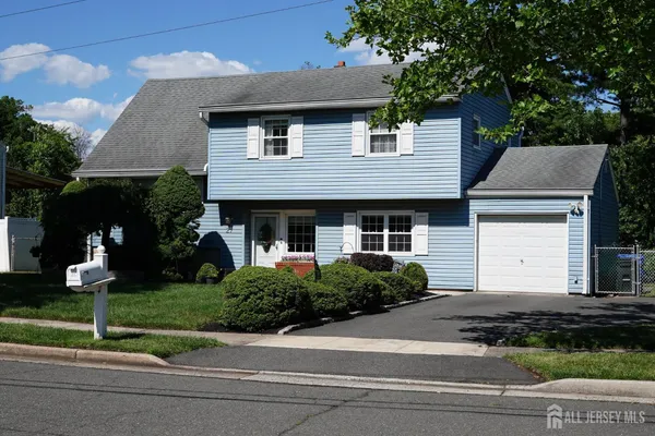 $600,000 | 27 Sefton Circle, Piscataway, NJ 08854