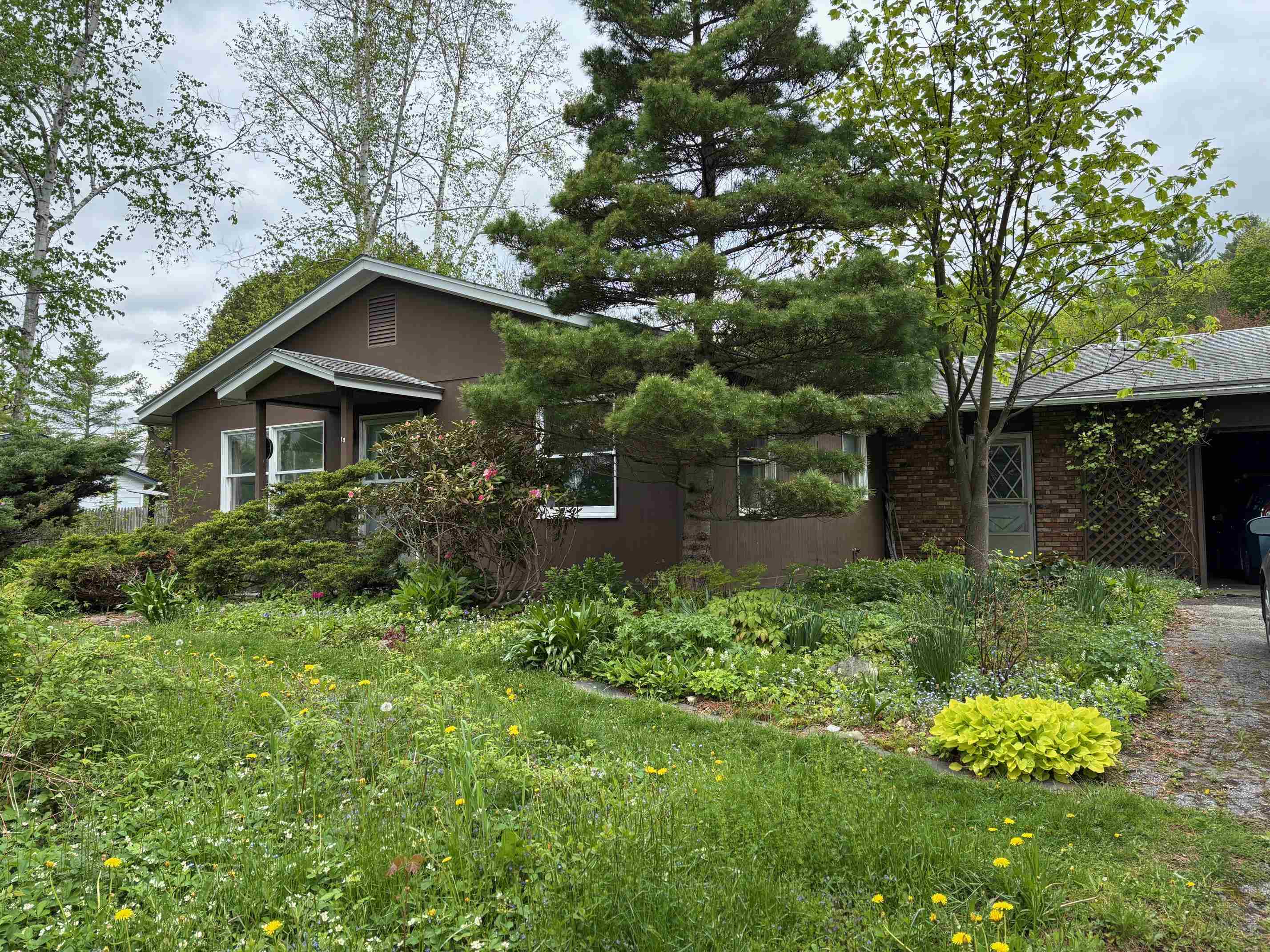 19 Phillips Road Montpelier, VT 05602 - Photo 1 of 38 Gallery Image 1