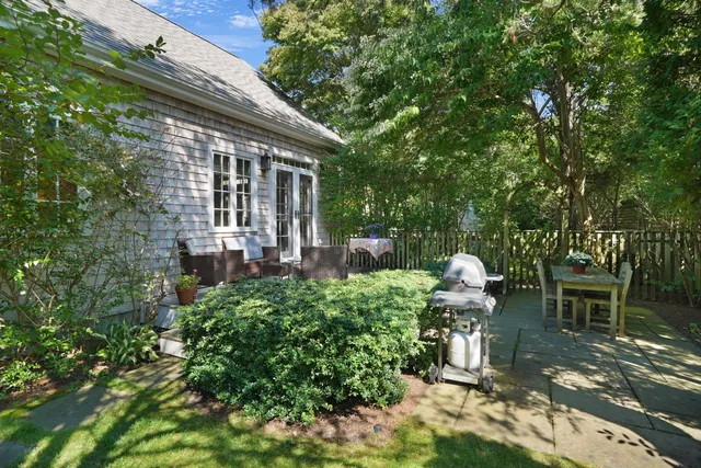 $4,175,000 | 19 Kitts Field Circle, Edgartown, MA 02539