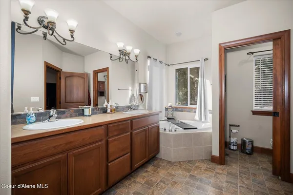 $879,000 | 4529 East Diagonal Road, Rathdrum, ID 83858