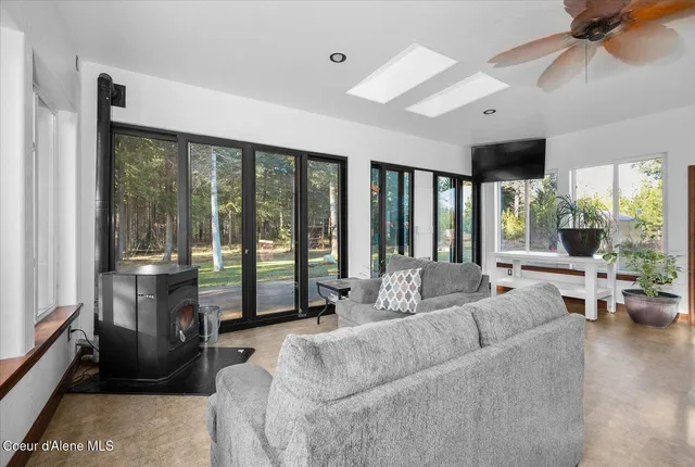 $899,000 | 4529 East Diagonal Road, Rathdrum, ID 83858