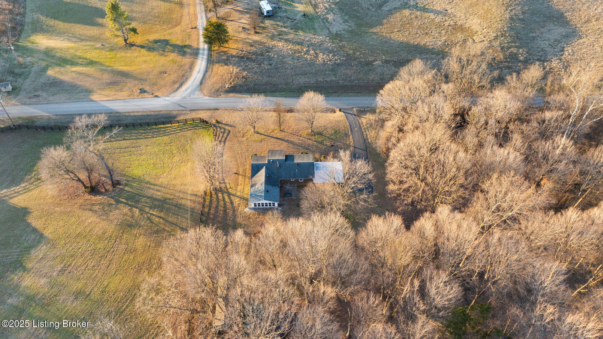 206 North Lucas Road Glasgow, KY 42141 - Photo 63 of 86 63-web-or-mls-DJI_20250127184526_0024_D