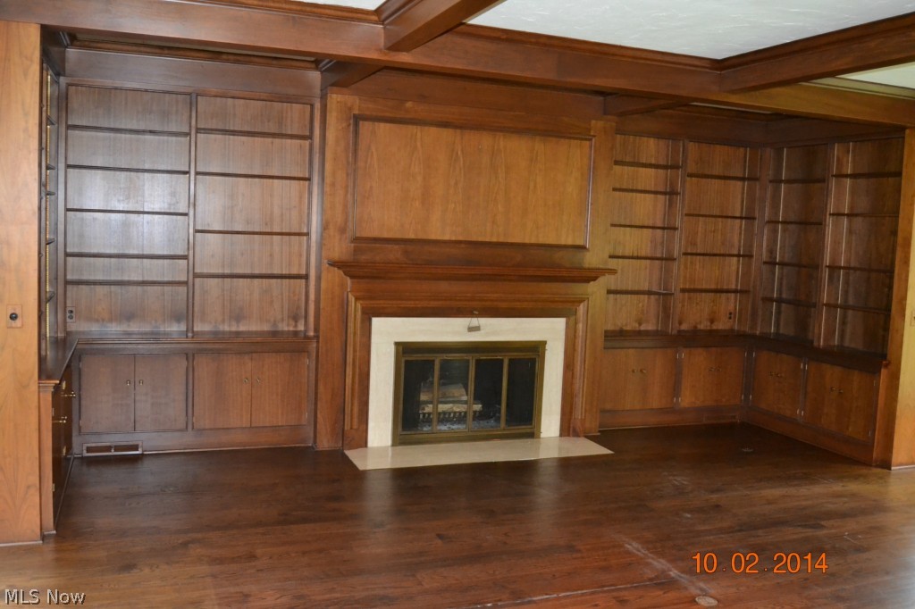31410 South Woodland Road Cleveland, OH 44124 - Photo 5 of 17