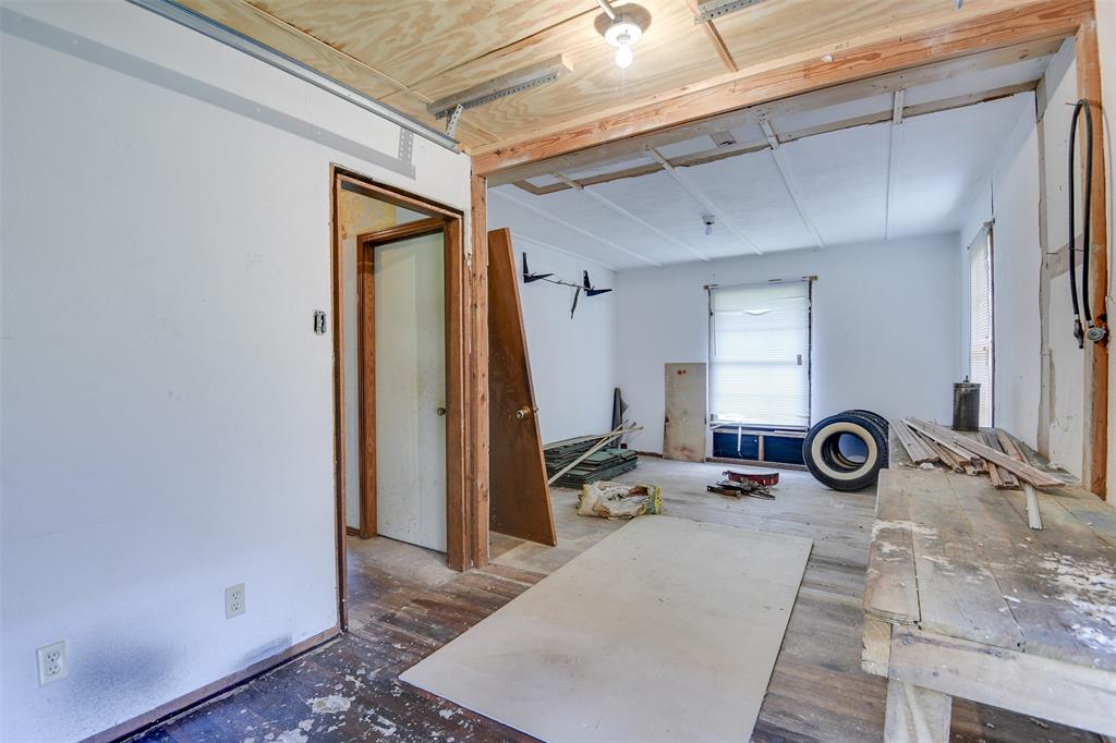 802 Cardinal Road Mansfield, TX 76063 - Photo 29 of 31 a view of a storage & utility room