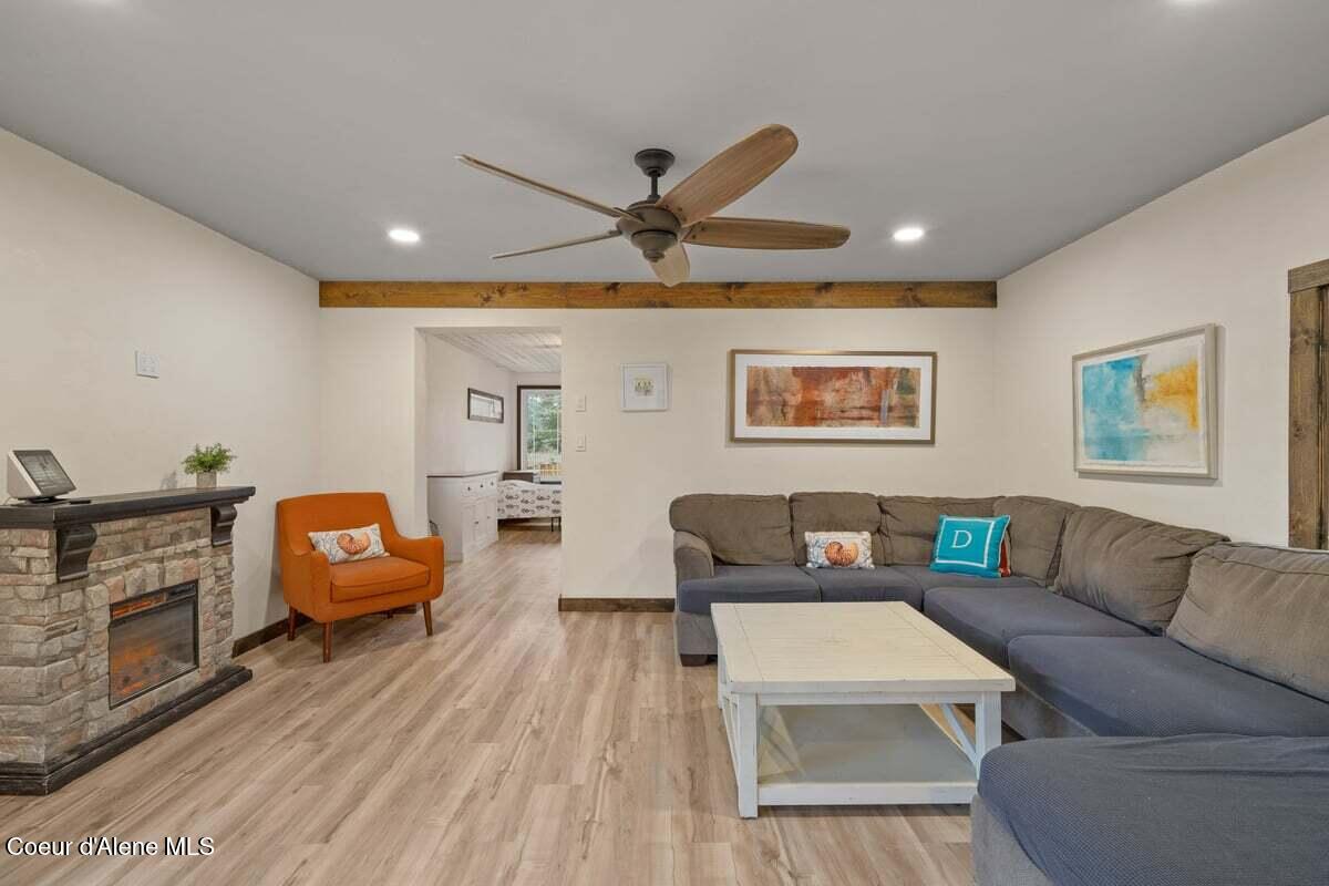 929 Irish Road Sagle, ID 83860 - Photo 11 of 70 Living Room 4 (1)