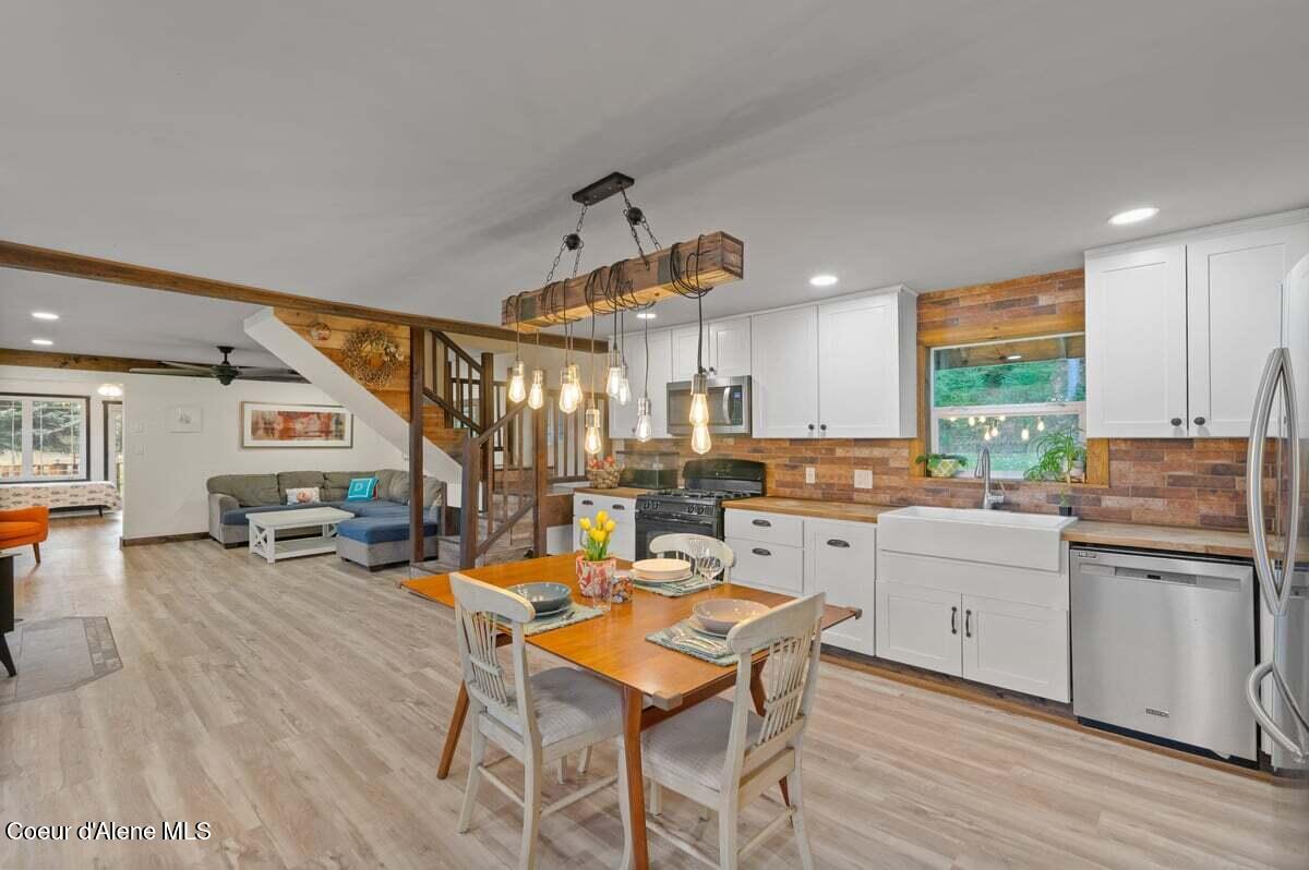 929 Irish Road Sagle, ID 83860 - Photo 14 of 70 Kitchen and dining 3