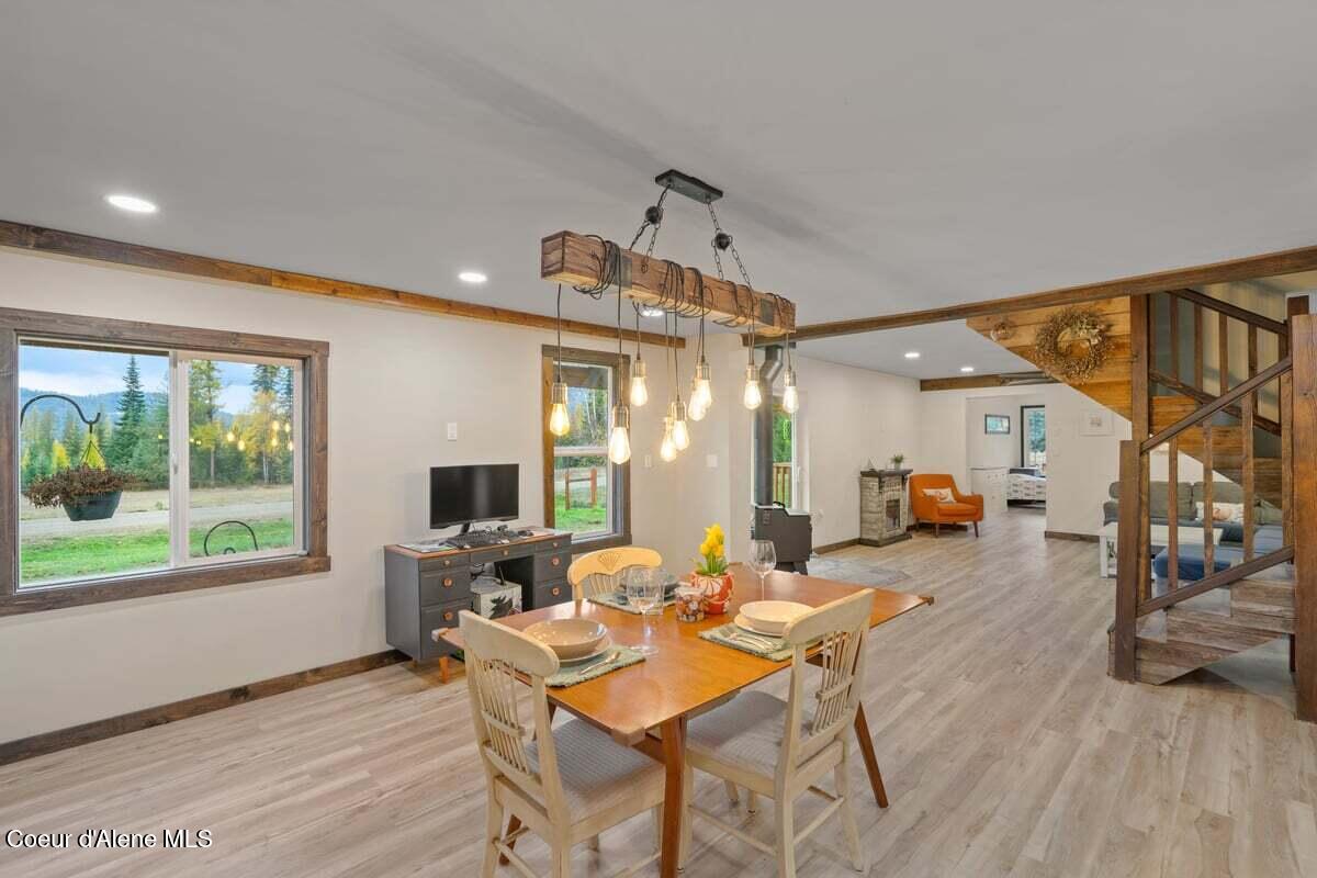 929 Irish Road Sagle, ID 83860 - Photo 15 of 70 Dining (6)