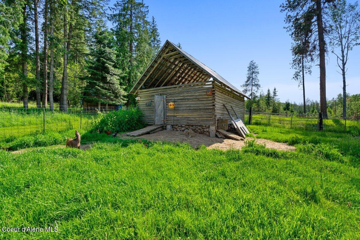 929 Irish Road Sagle, ID 83860 - Photo 50 of 70 Animal shelter (1)