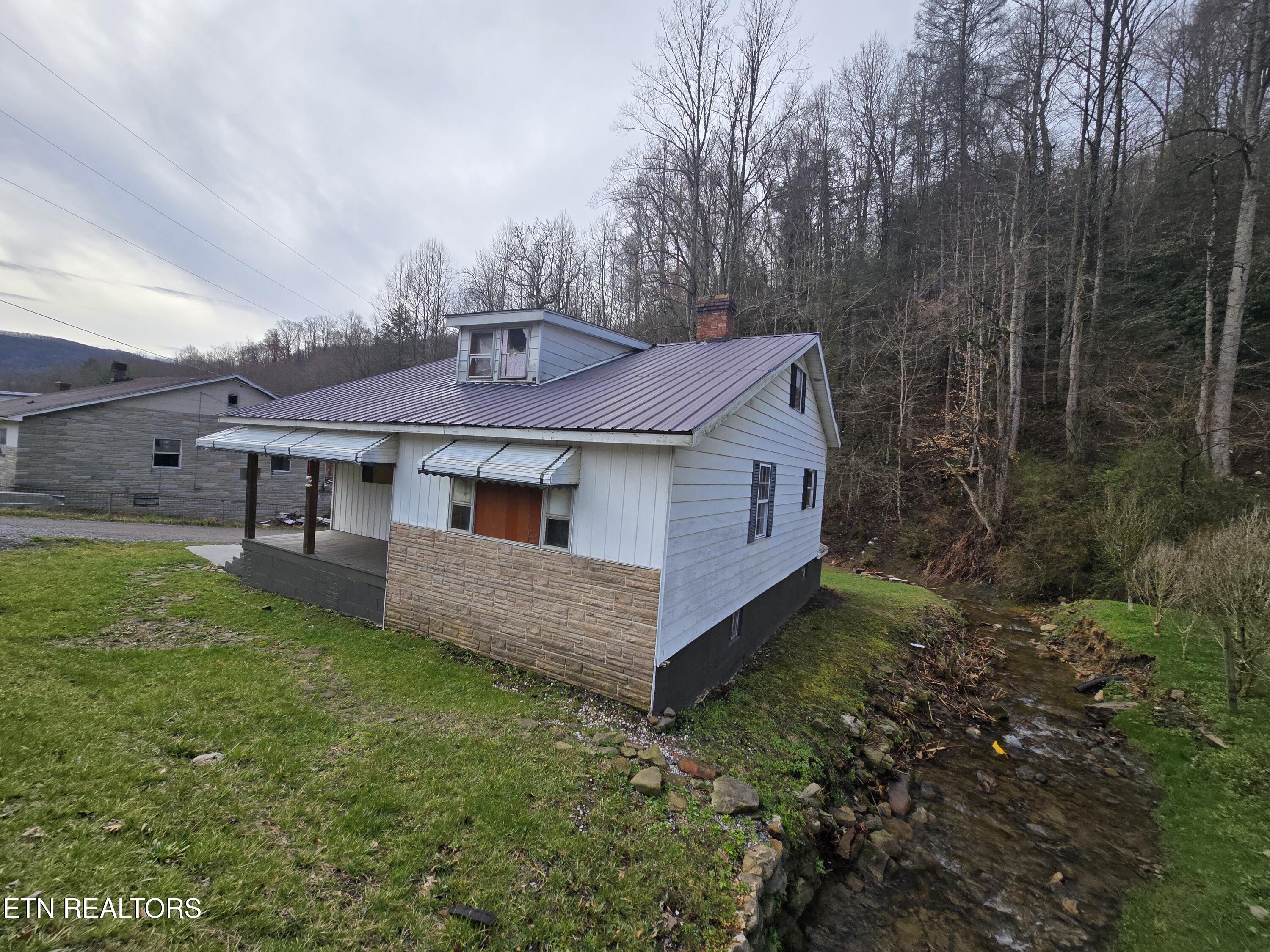 640 Exeter Road Appalachia, VA 24216 - Photo 5 of 40 20250324_103523