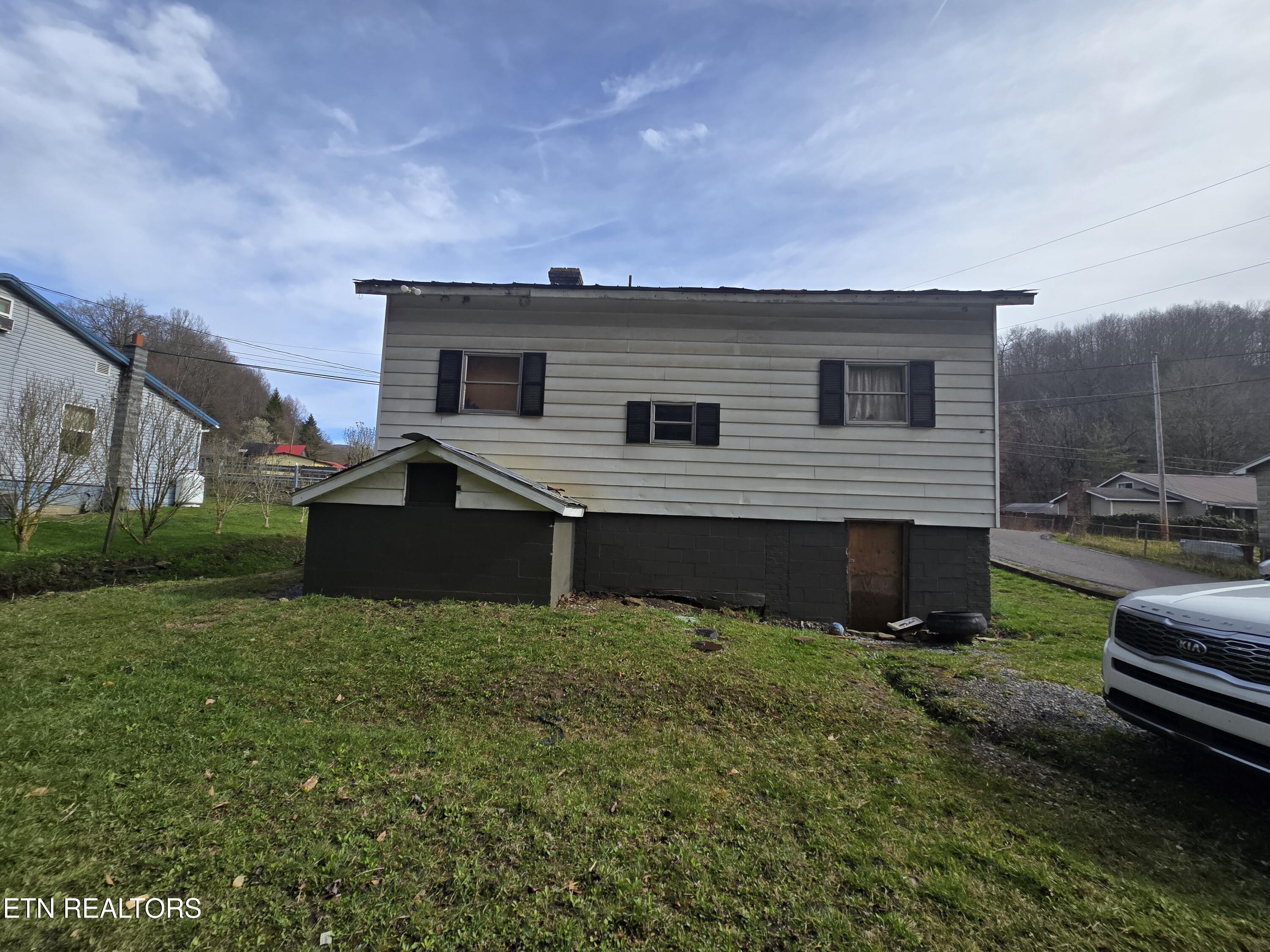 640 Exeter Road Appalachia, VA 24216 - Photo 9 of 40 20250324_104434