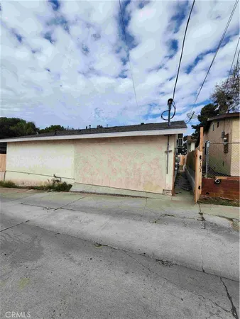 a view of a terrace with sky view