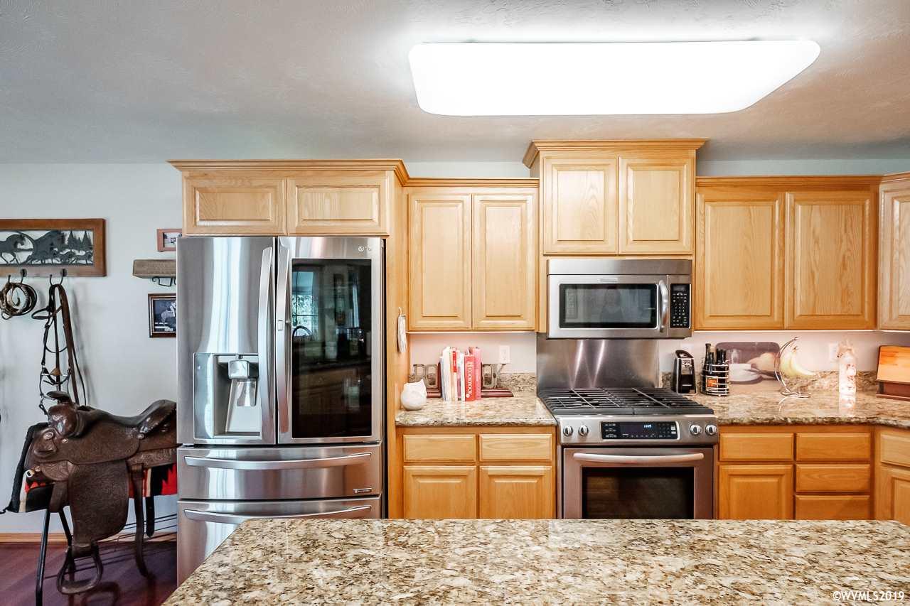 2595 Northwest Gibson Hill Road Albany, OR 97321 - Photo 15 of 41