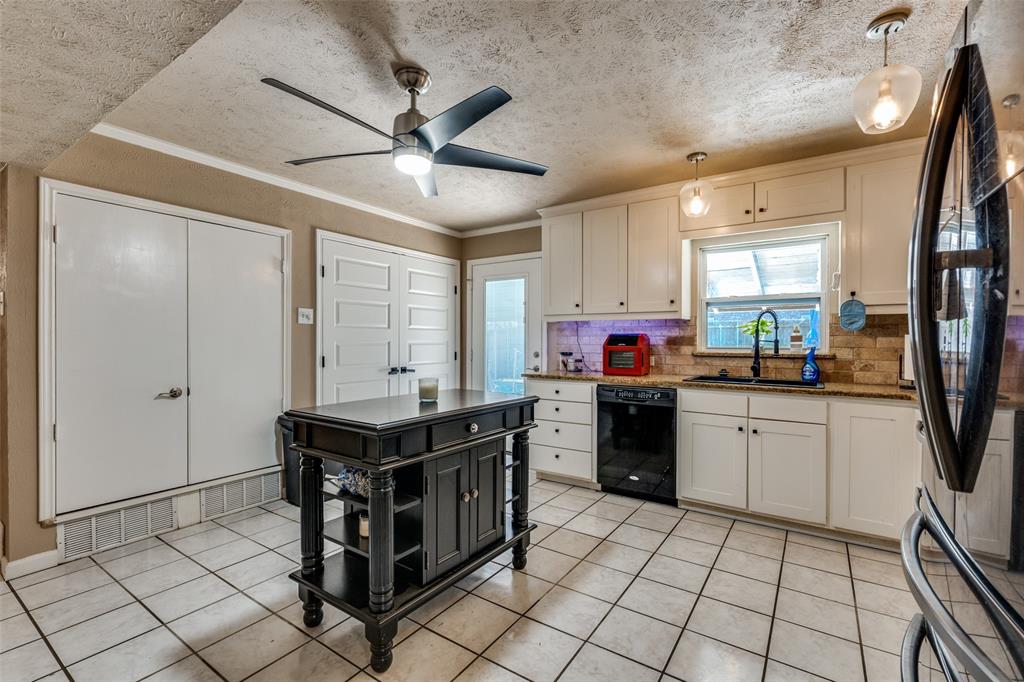 3108 Spring Valley Drive Bedford, TX 76021 - Photo 10 of 26