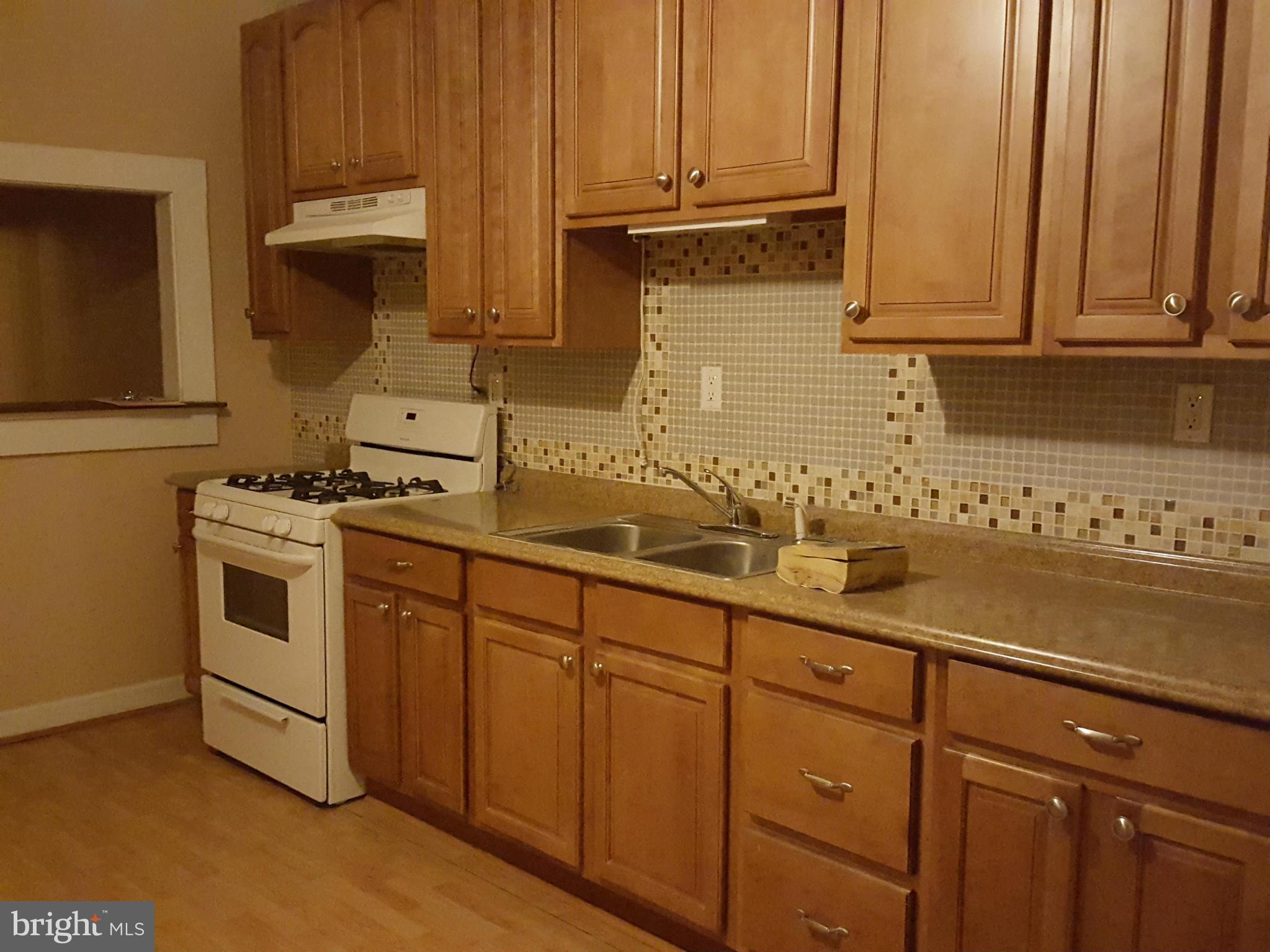 3852 Falls Road Baltimore, MD 21211 - Photo 5 of 12 Kitchen